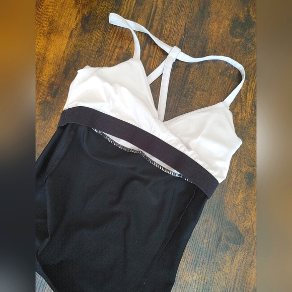 ALO Yoga/Pilates top Size XS - Picture 10 of 13